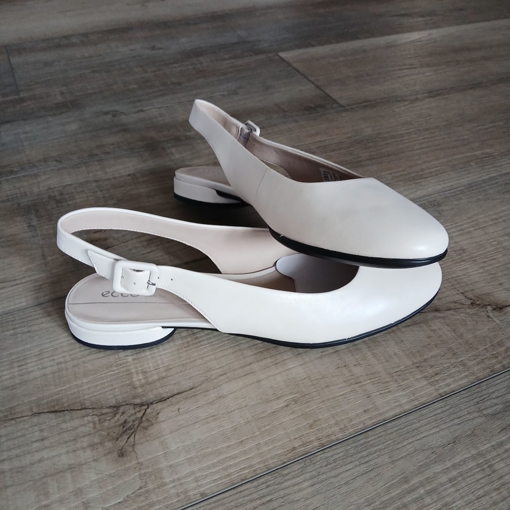 NWOT Ecco Women's Anine Sling back Leather Ballet flat in Light Cream. Size 8.5